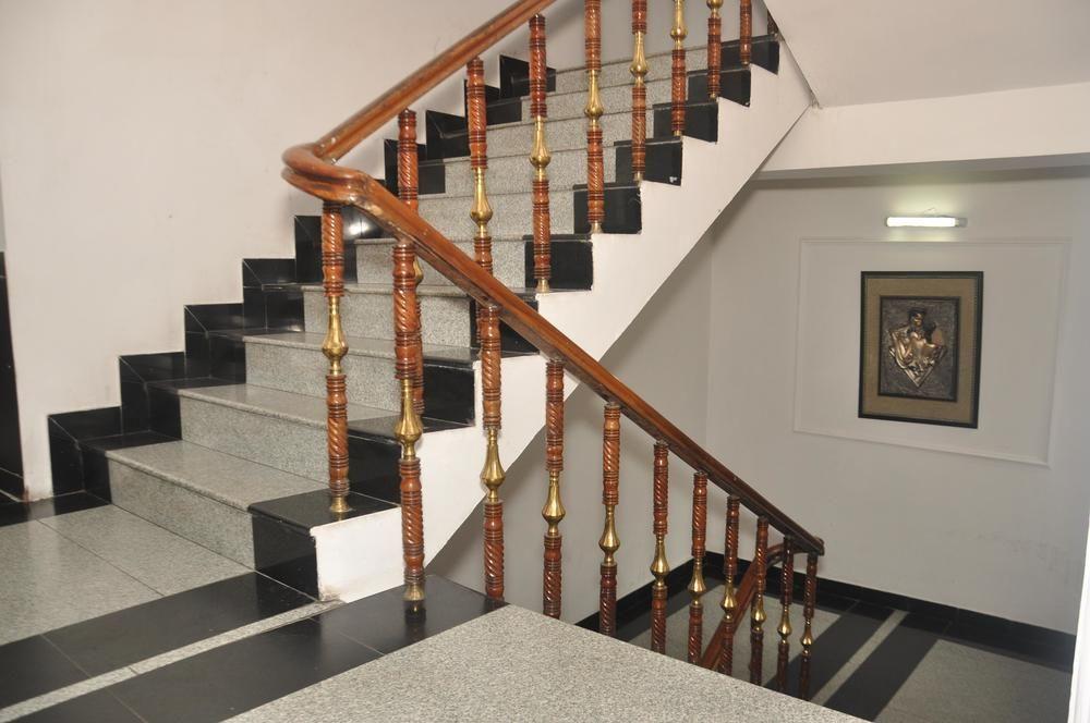 Hotel Aachman Regency Shimla Eksteriør bilde
